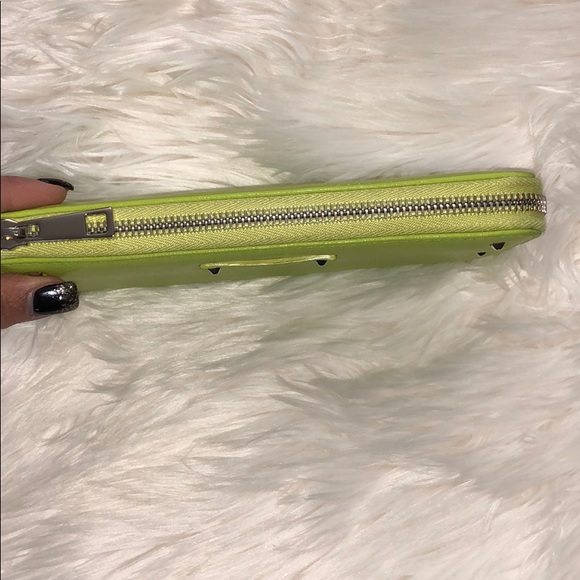 Marc Jacobs Full Size Wallet 💚 - Picture 5 of 8